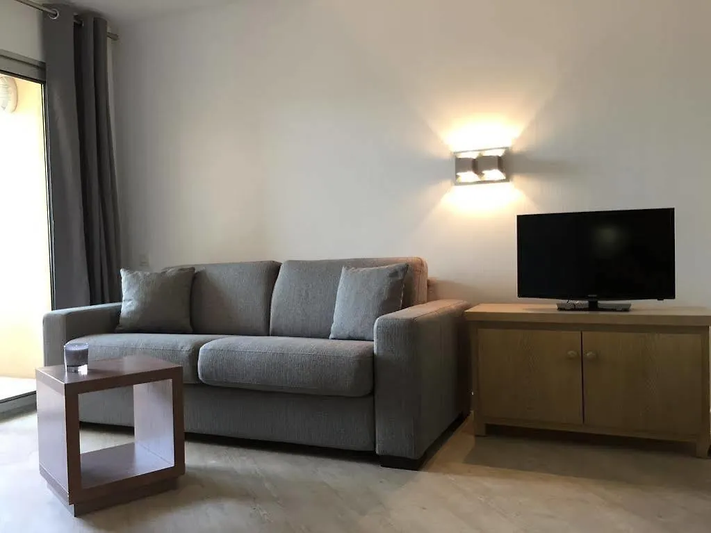 Residence Le Cannes Beach Resort
