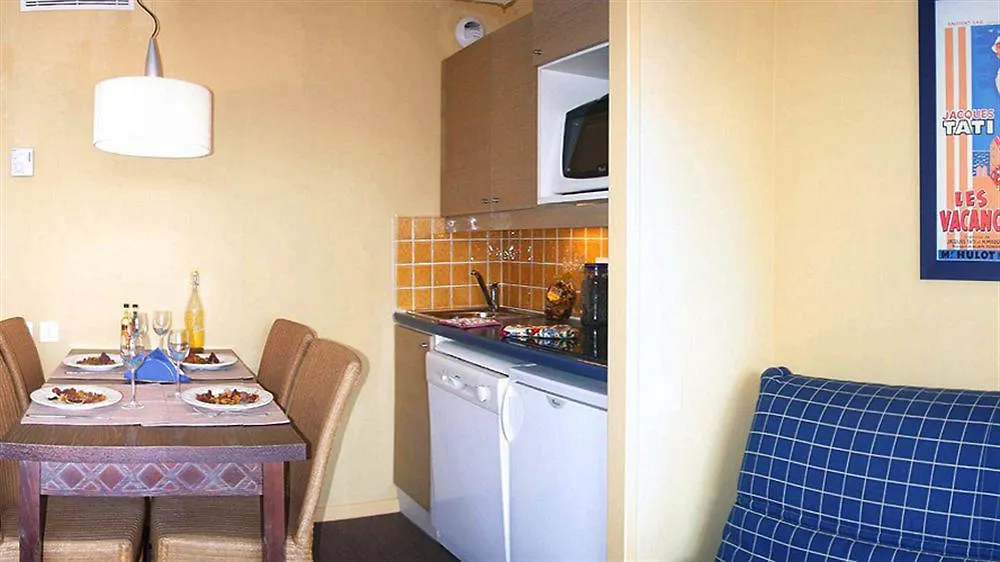 Residence Le Cannes Beach 2*,